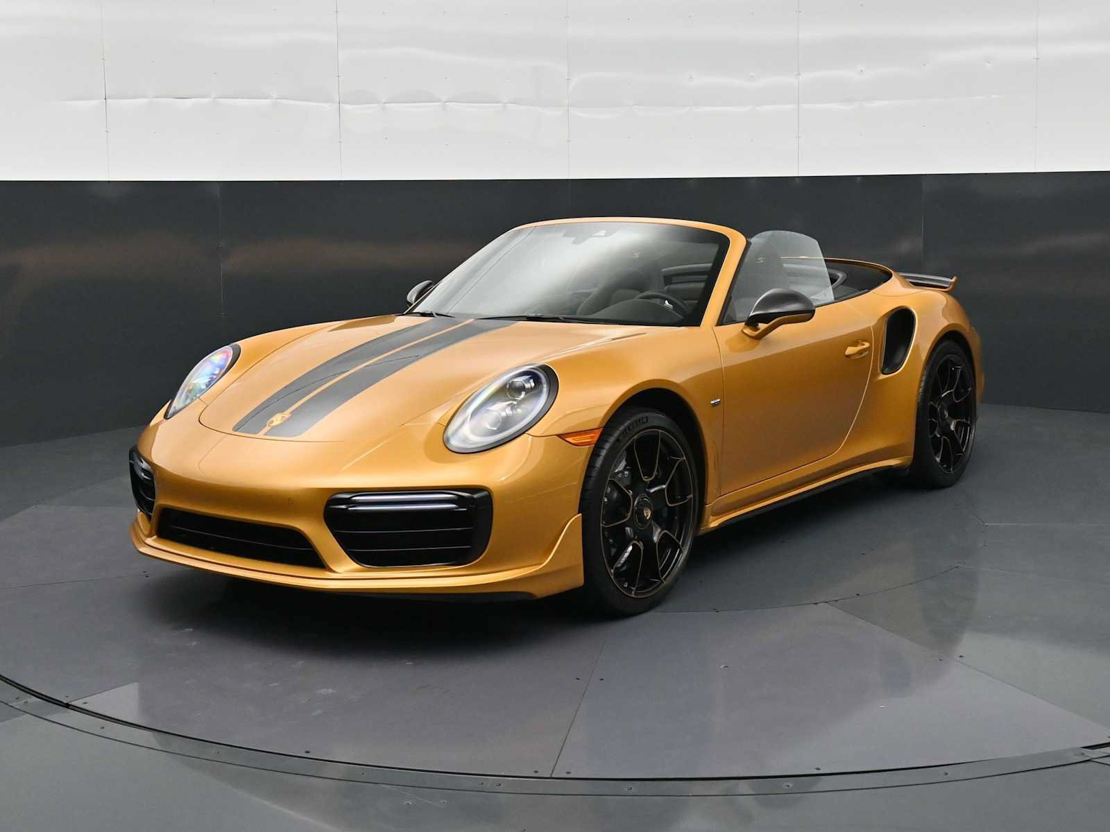 Certified 2019 Porsche 911 Turbo S AWD/4WD image 1