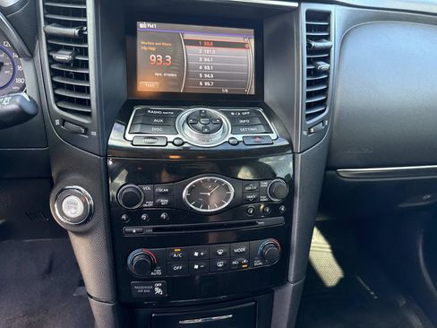 Used 2017 INFINITI QX70 Base image 29