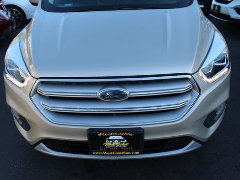 Used 2018 Ford Escape SEL FWD image 9