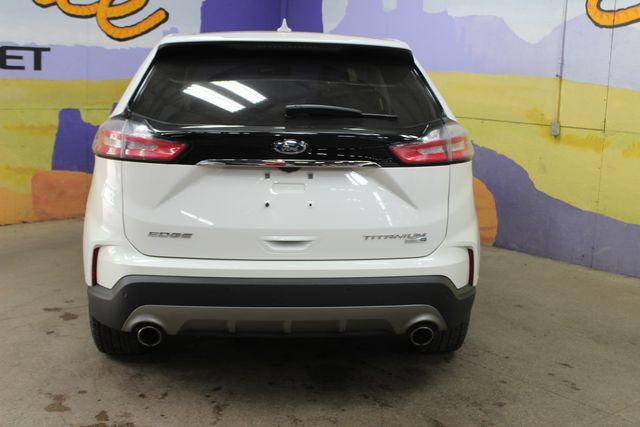 Used 2020 Ford Edge Titanium w/ Equipment Group 301A AWD/4WD image 4