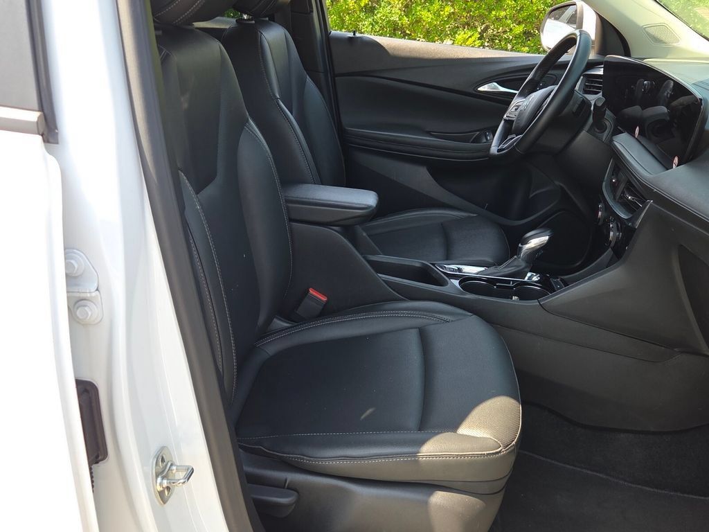 Certified 2024 Buick Encore GX Sport Touring FWD image 16