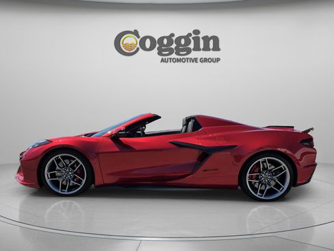 Used 2025 Chevrolet Corvette Z06 w/ Battery Protection Package RWD image 2
