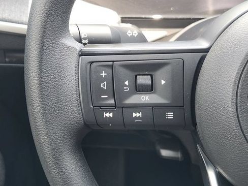 Used 2025 Nissan Kicks SV w/ Illumination Package FWD image 28