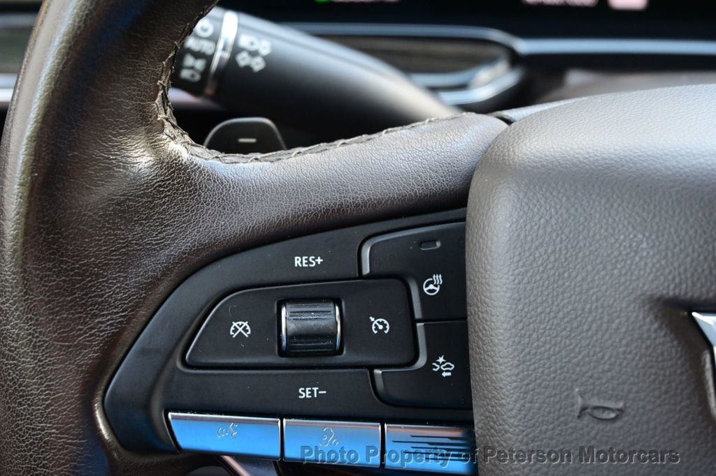 Used 2021 Cadillac Escalade Premium Luxury RWD image 34