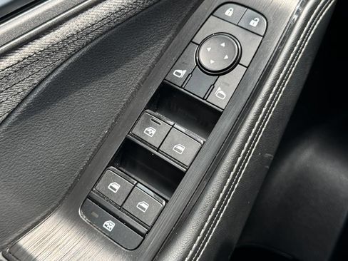 Used 2023 Nissan Rogue SV AWD/4WD image 29