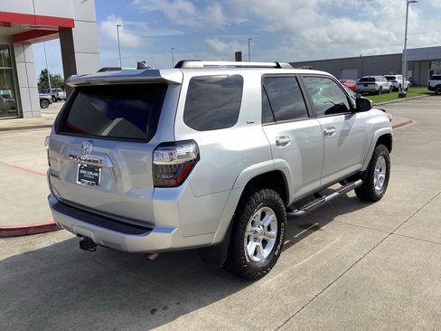 Used 2022 Toyota 4Runner SR5 RWD image 7