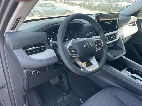 New 2026 Ford Explorer Active RWD image 15