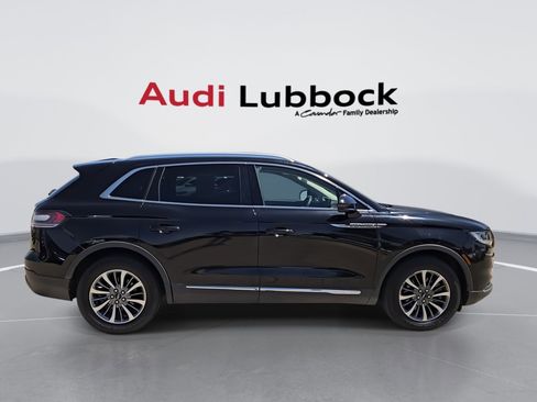 Used 2022 Lincoln Nautilus FWD w/ Premium Package image 9