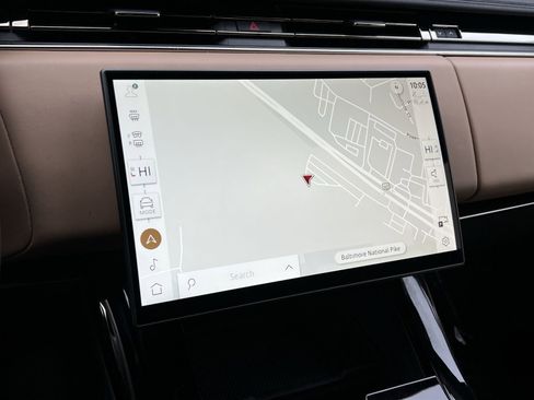 Used 2025 Land Rover Range Rover Sport SE image 18