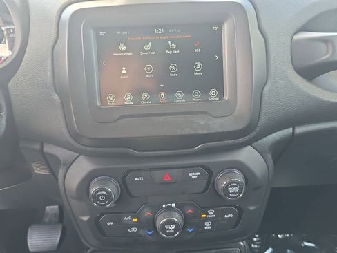 Used 2020 Jeep Renegade Altitude AWD/4WD image 7