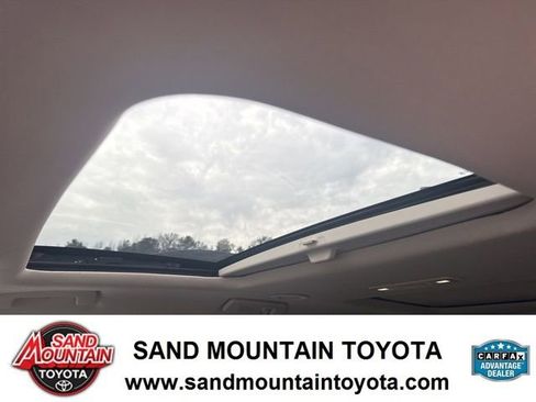 Used 2023 GMC Acadia Denali w/ Denali Ultimate Package image 18