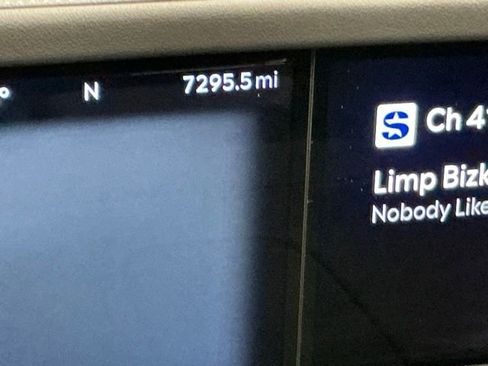 Used 2024 Lincoln Nautilus Premier w/ Equipment Group 102A AWD/4WD image 29