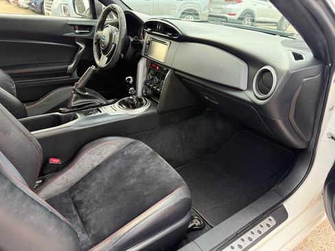 Used 2015 Subaru BRZ Limited w/ Popular Package #2B RWD image 15