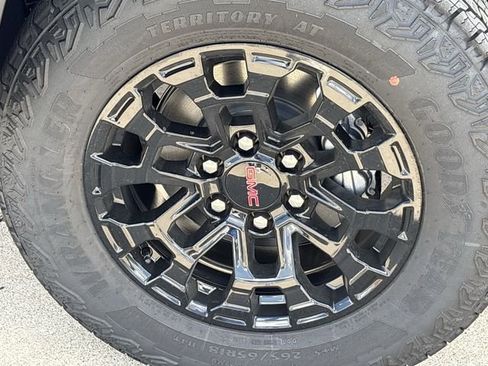 New 2026 GMC Canyon Elevation w/ Convenience Package image 29