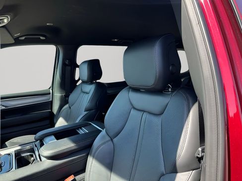 New 2026 Jeep Grand Wagoneer Limited AWD/4WD image 31