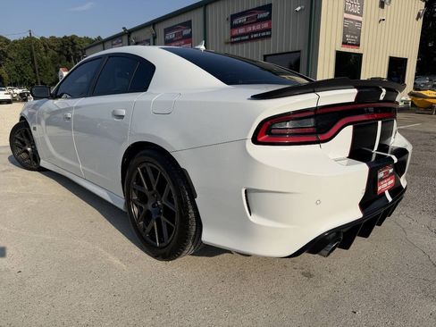 Used 2019 Dodge Charger Scat Pack w/ Plus Group RWD image 31