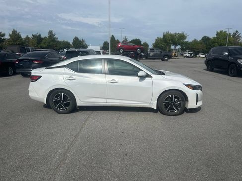 Used 2024 Nissan Sentra SV FWD image 4