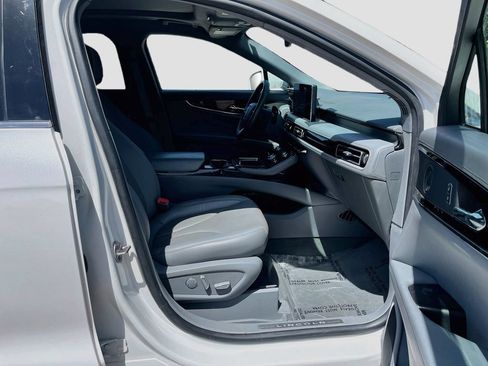 Used 2022 Lincoln Nautilus Reserve FWD image 29