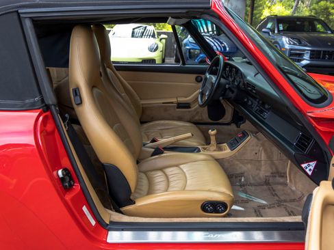 Used 1997 Porsche 911 Carrera RWD image 48