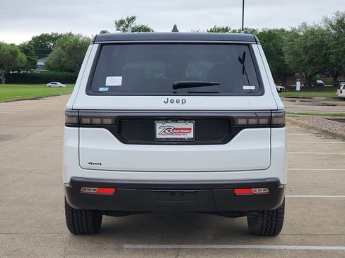 New 2026 Jeep Grand Wagoneer 4WD image 5