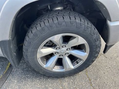 Used 2019 RAM 1500 Limited AWD/4WD image 3