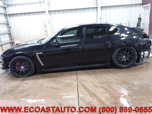 Used 2013 Porsche Panamera 4 image 5
