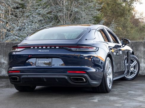 Certified 2022 Porsche Panamera image 11