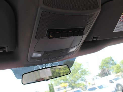 Used 2017 Ford F550 4x4 Regular Cab Super Duty image 18