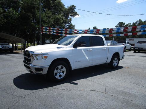 Used 2022 RAM 1500 Big Horn AWD/4WD image 2