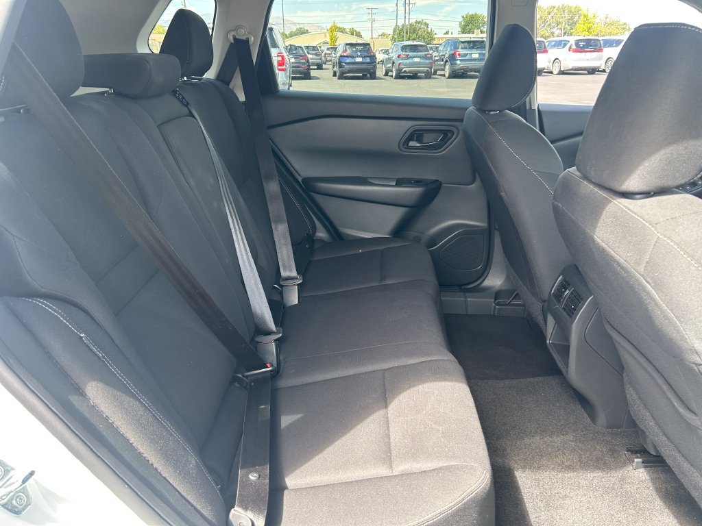 Used 2024 Nissan Rogue S FWD image 29