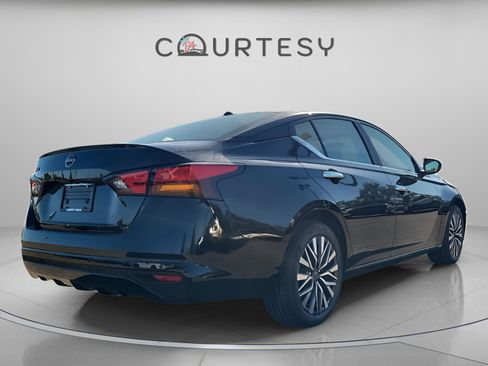 New 2025 Nissan Altima 2.5 SV image 4