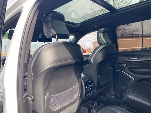 Certified 2022 Jeep Grand Cherokee L Overland w/ Luxury Tech Group IV image 27