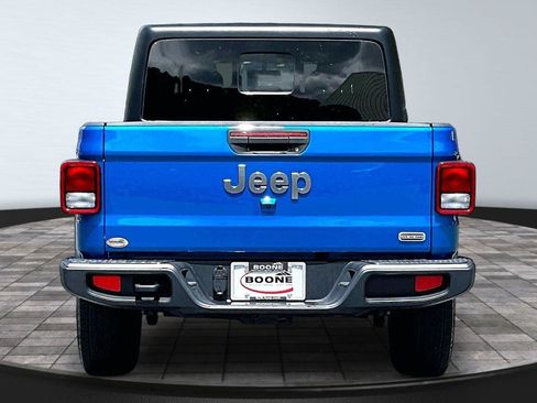 Used 2023 Jeep Gladiator Overland AWD/4WD image 4