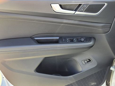 Used 2024 Volkswagen Atlas Cross Sport SEL R-Line image 33