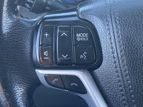Used 2019 Toyota Sienna XLE FWD image 25