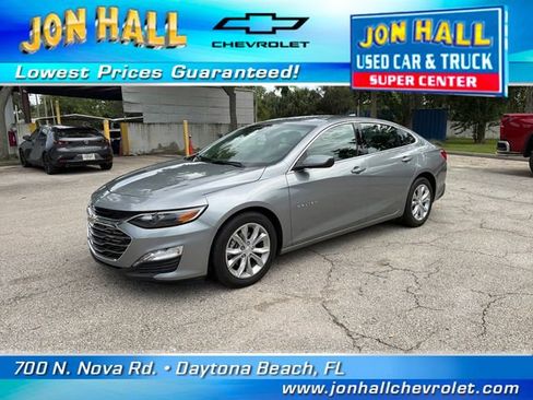 Used 2025 Chevrolet Malibu LT FWD image 2