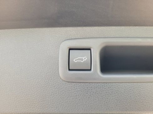 Certified 2026 Toyota Highlander XLE image 11