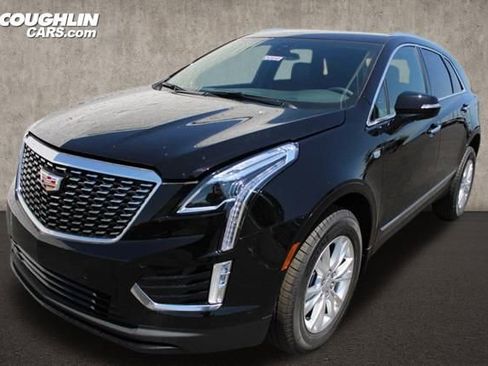 New 2025 Cadillac XT5 Luxury image 2