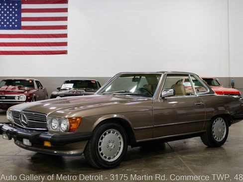 Used 1987 Mercedes-Benz 560 SL image 3