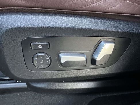 Used 2023 BMW X6 xDrive40i w/ M Sport Package image 18