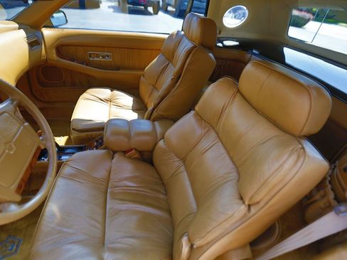 Used 1990 Chrysler TC by Maserati FWD image 4