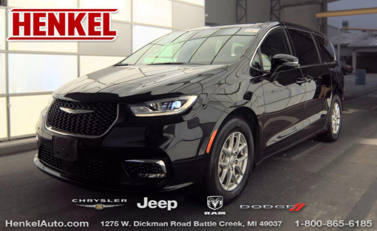 Used 2026 Chrysler Pacifica Select FWD image 1