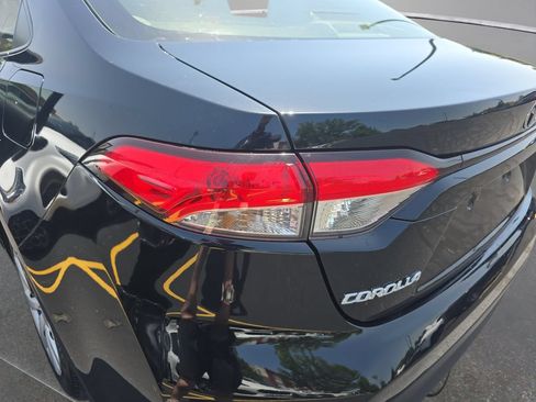 Used 2023 Toyota Corolla LE FWD image 32
