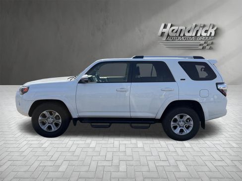 Used 2022 Toyota 4Runner SR5 Premium w/ Moonroof Package RWD image 6
