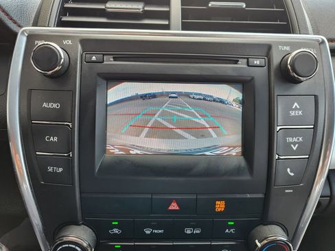 Used 2016 Toyota Camry SE image 17