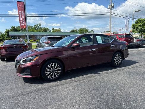 Certified 2024 Nissan Altima 2.5 SV w/ SV Premium Package AWD/4WD image 8
