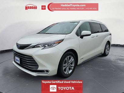 Certified 2021 Toyota Sienna Platinum
