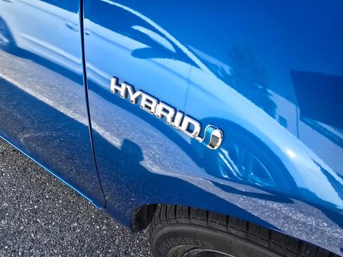 Used 2013 Toyota Prius C One FWD image 8