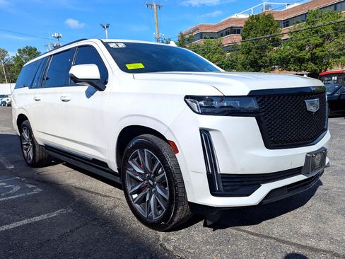 Used 2022 Cadillac Escalade ESV Sport Platinum image 5