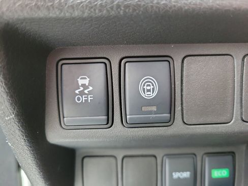 Used 2020 Nissan Rogue Sport S FWD image 18